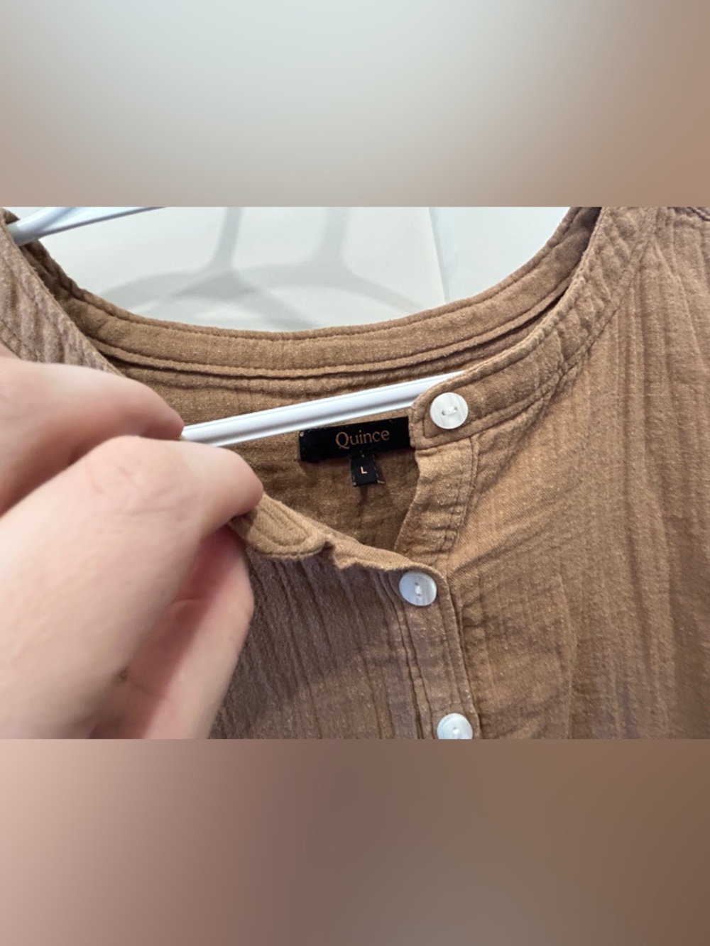 Quince organic cotton gauze rolled sleeve button top in brown/tan Large - Picture 2 of 4